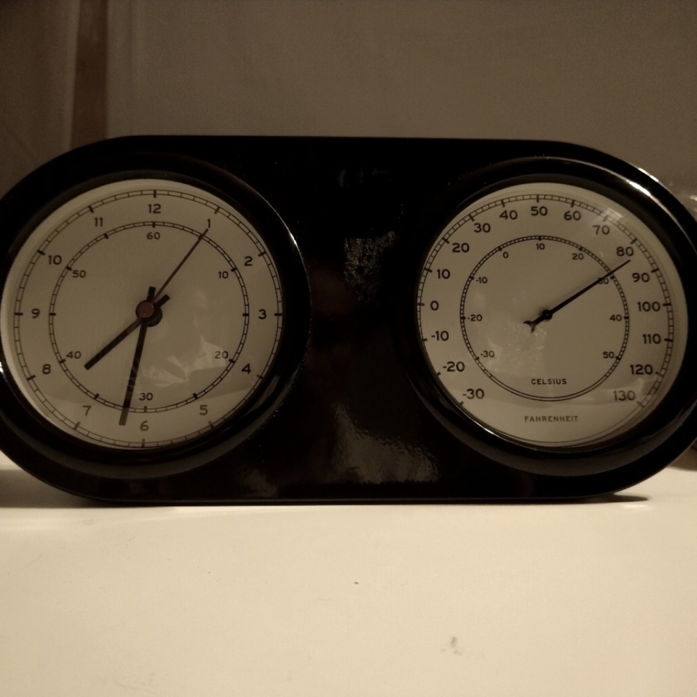 Clock - Picture 1 of 4